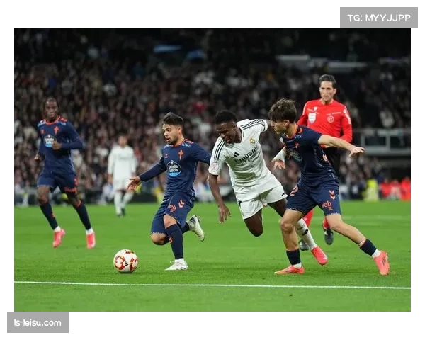 巴黎FC门将屡献神扑 助升班马稳居联赛中游