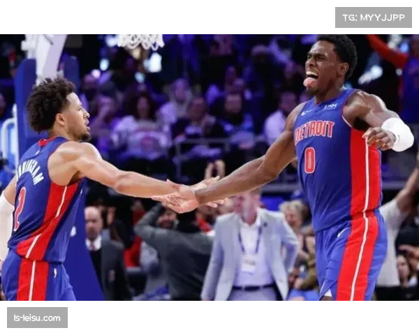 坎宁安利用身材优势背打小个子成活塞利器